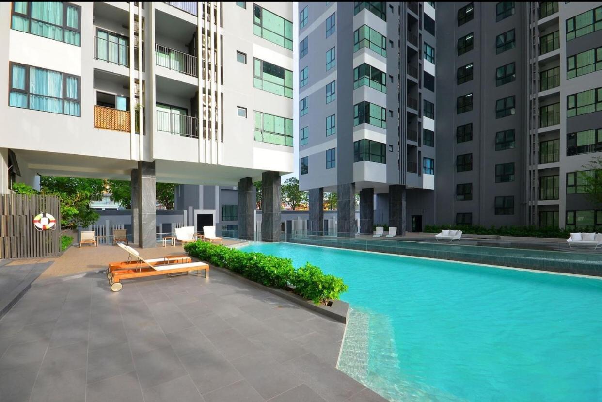 The Base Central Pattaya Εξωτερικό φωτογραφία