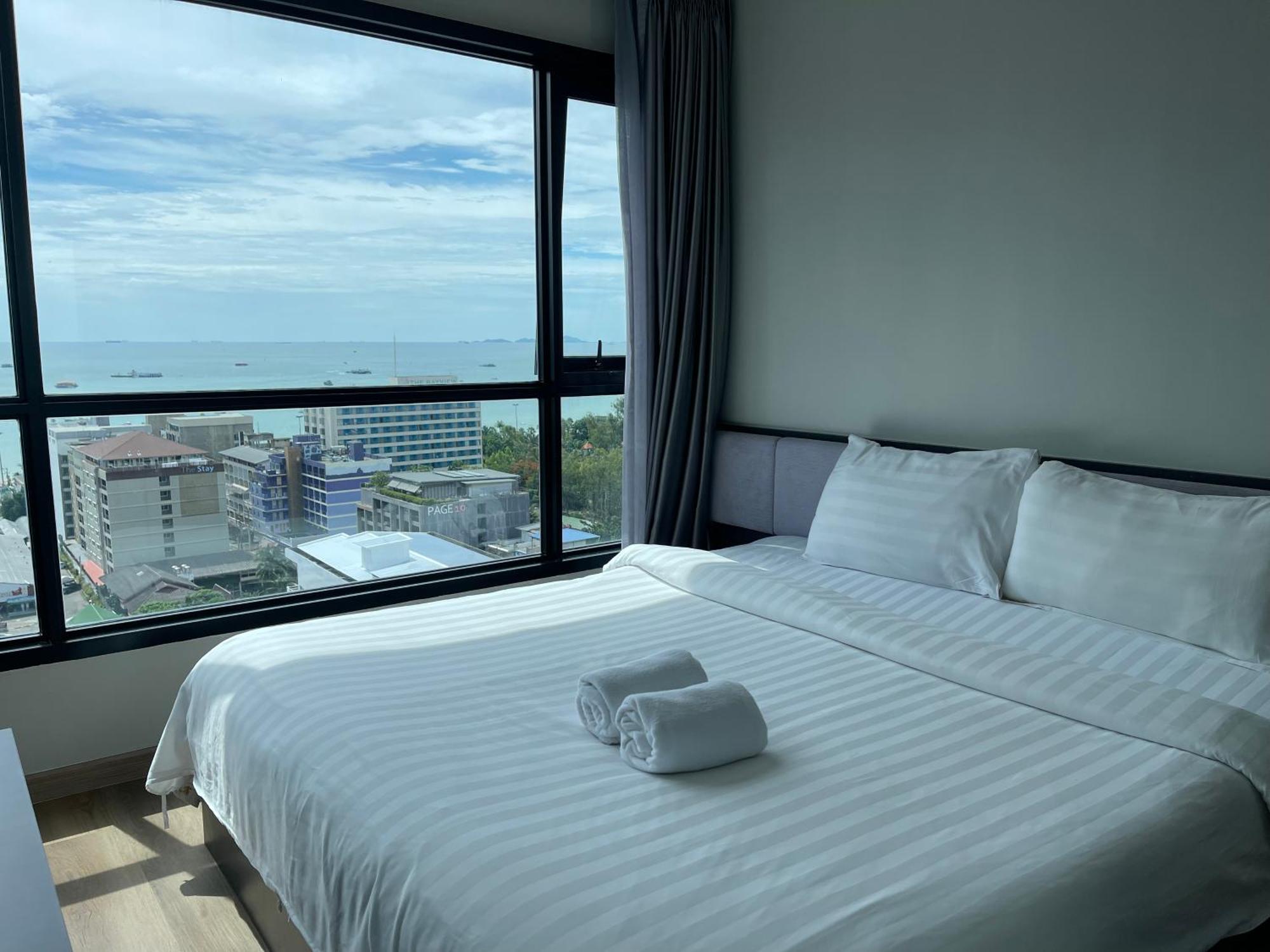 The Base Central Pattaya Εξωτερικό φωτογραφία